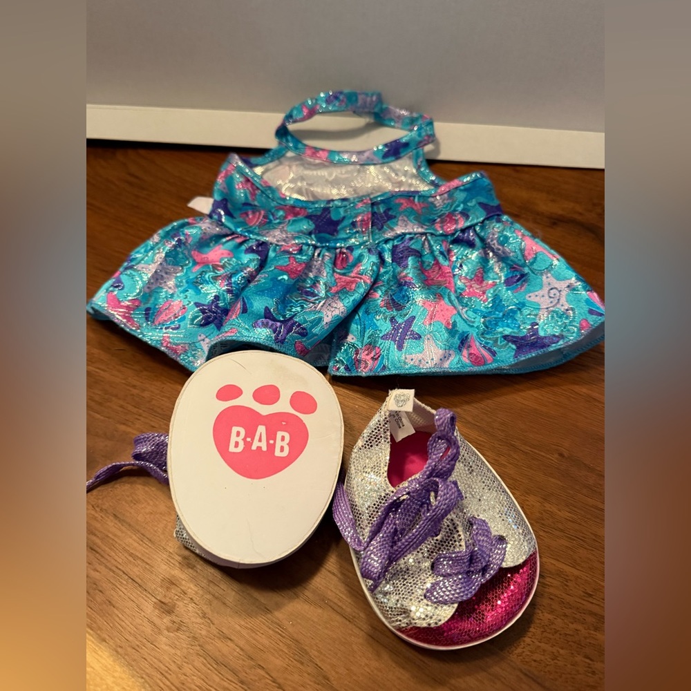 Two Build A Bear Party Dresses And Shoes, Sequins Tulle And Shiny Material. - Picture 5 of 5